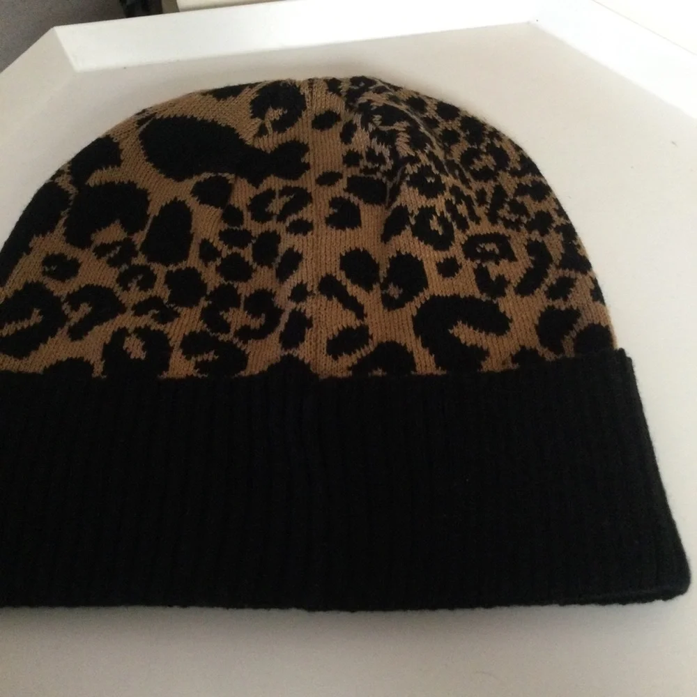 MICHAEL Michael KORS LEOPARD PRINT KNIT CUFFED BEANIE BLACK BROWN NWOT